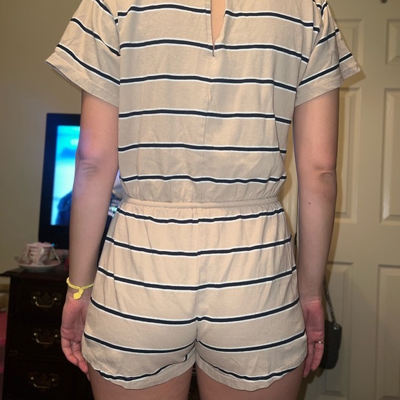 Stripped Romper - Picture 3 of 5